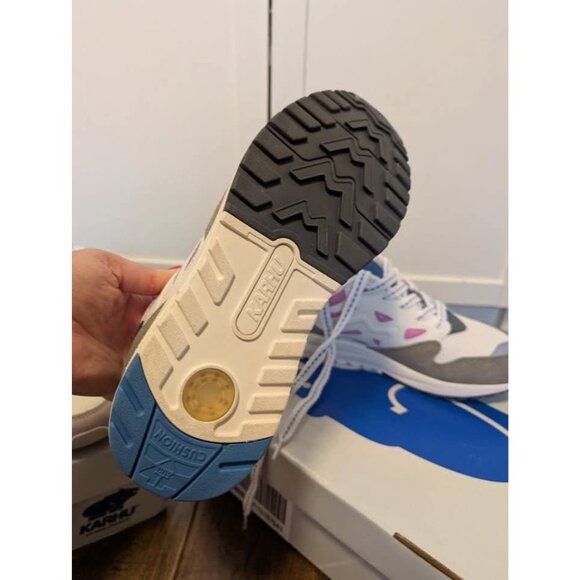 BNIB, Karhu Legacy Running Shoes/ Sneakers, size W9 - Picture 5 of 7